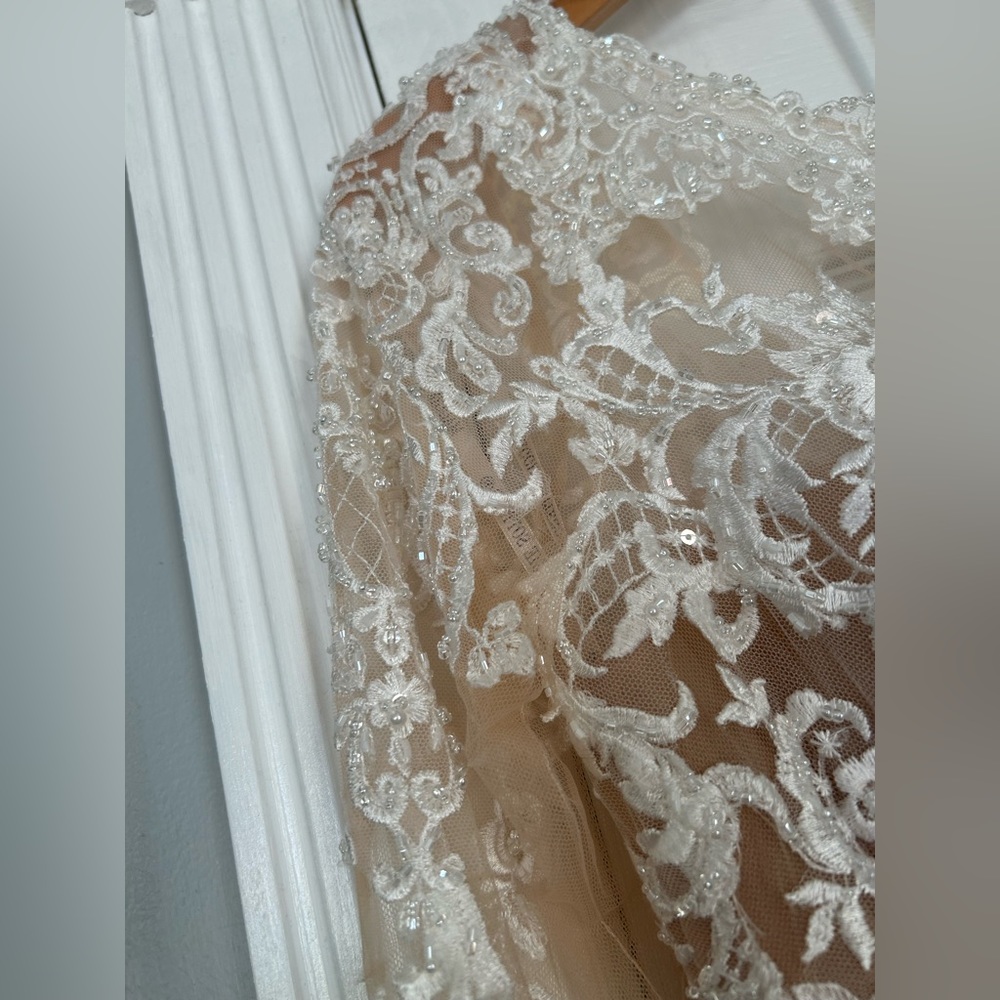 New Maggie Sottero “Madilyn” Wedding Dress/Gown Ivory/Nude Size 8. Includes Veil - Picture 8 of 16